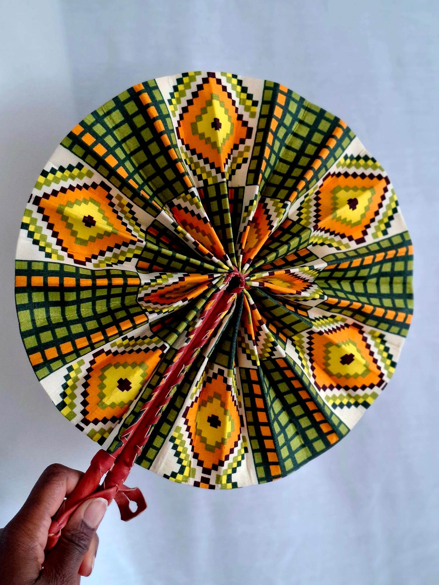 Faltbare Handfächer aus Waxprint