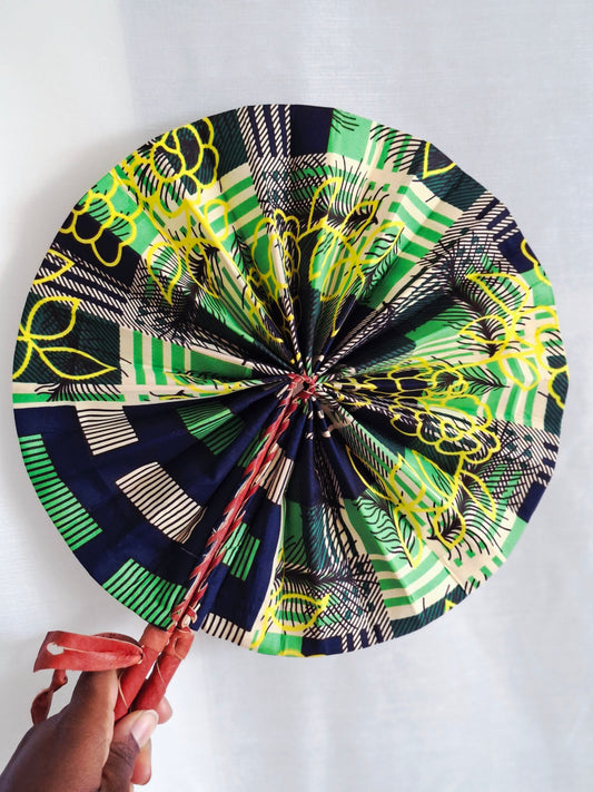 Faltbare Handfächer aus Waxprint