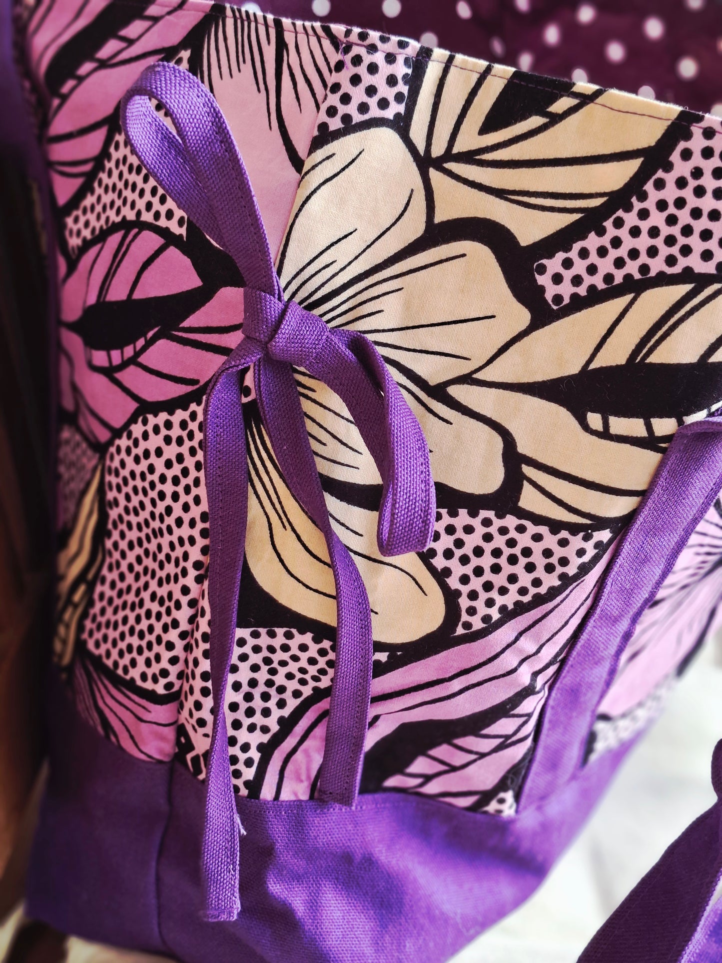 Lila mit Blumenmuster Handtasche