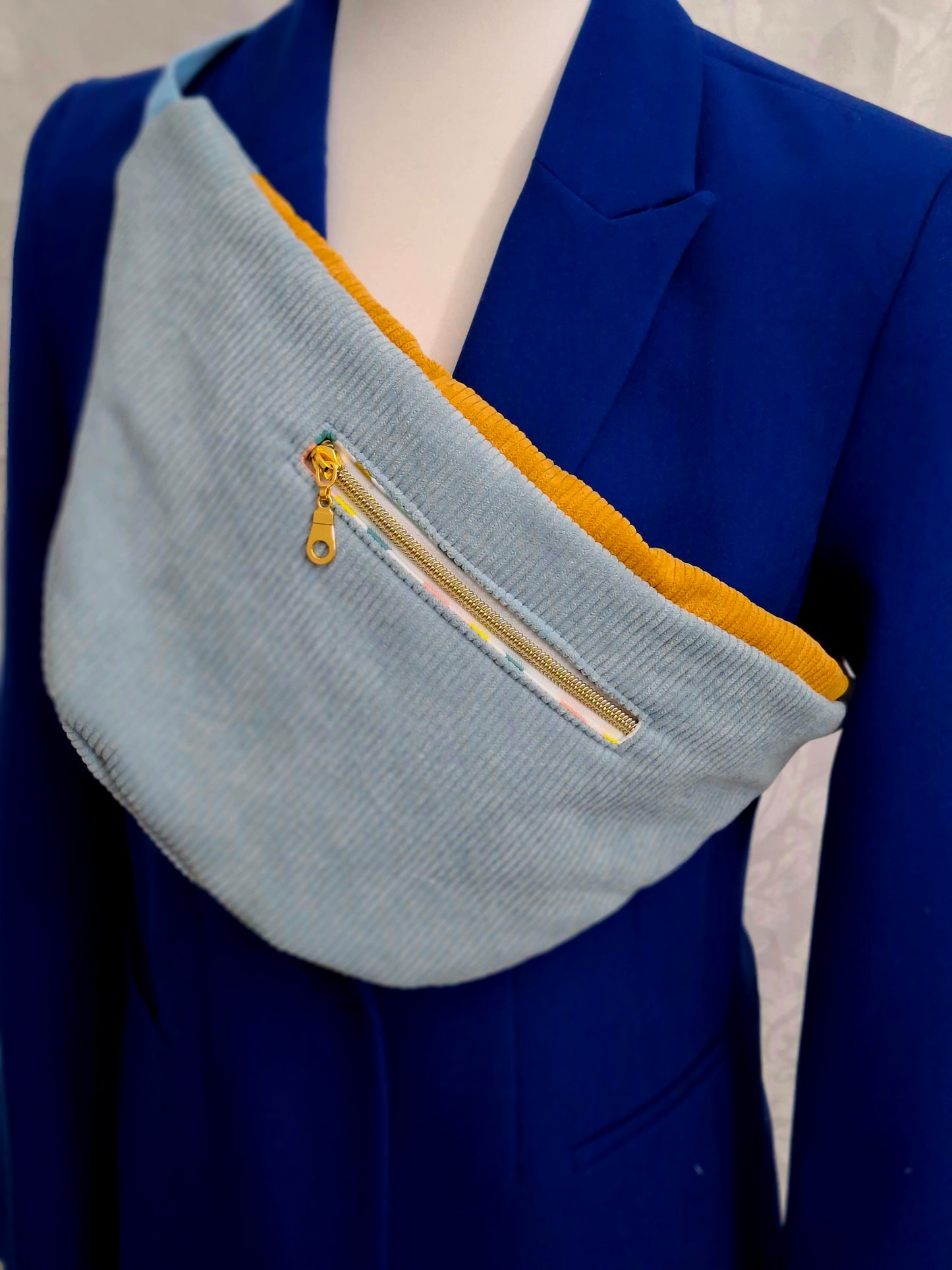 Bauchtasche aus Cord Blau, Senf und altrosa,mit geometrischem Futter