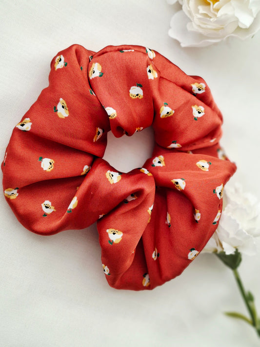 Scrunchies aus satin, Braun mit Blümchen