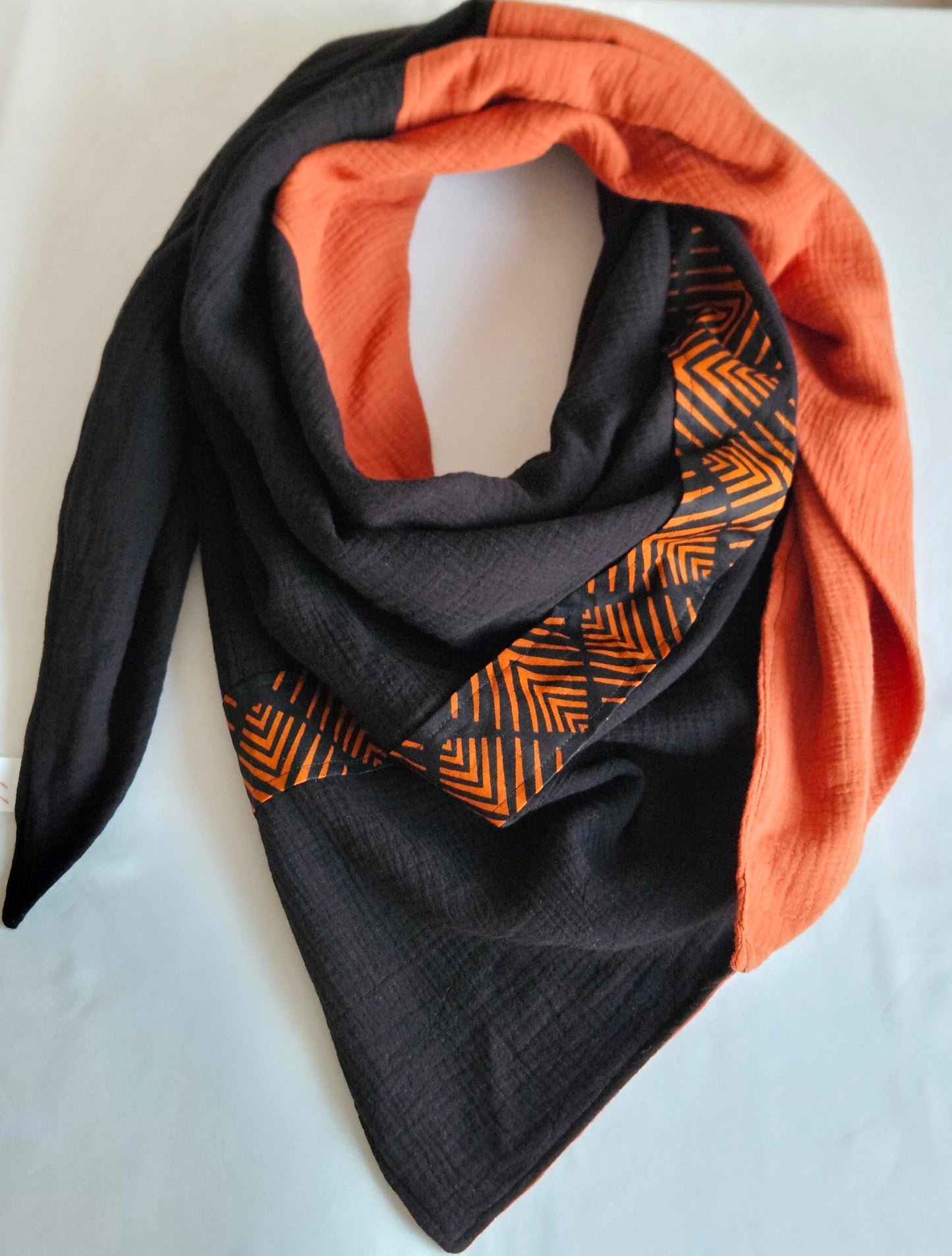 Braun -Schwarz   Musselintuch , Dreieckiges Schal