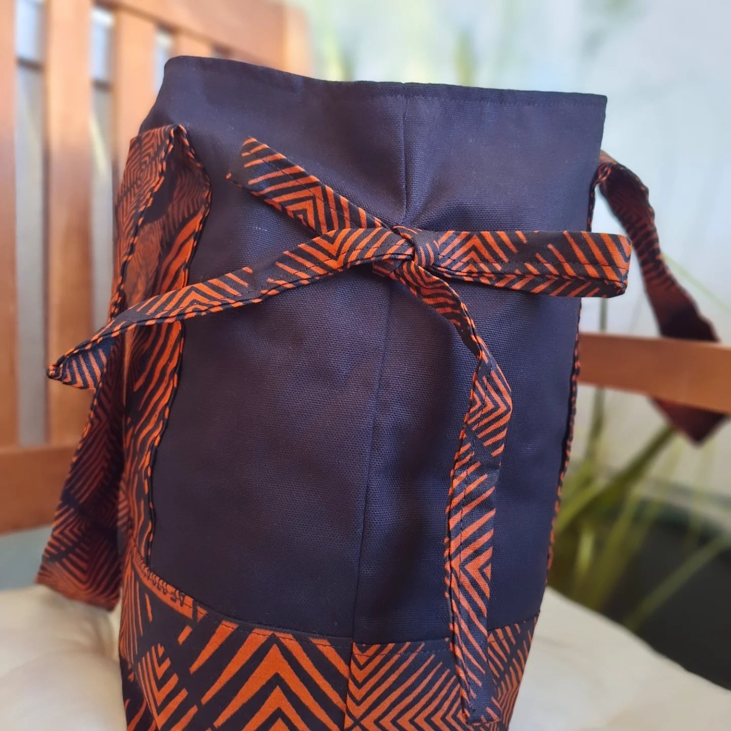 Braun Terrakotta-Schwarz-Handtasche