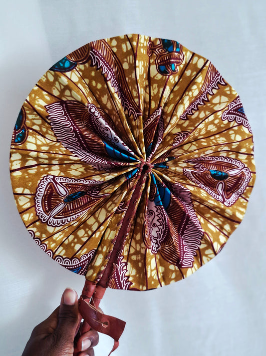 Faltbare Handfächer aus Waxprint