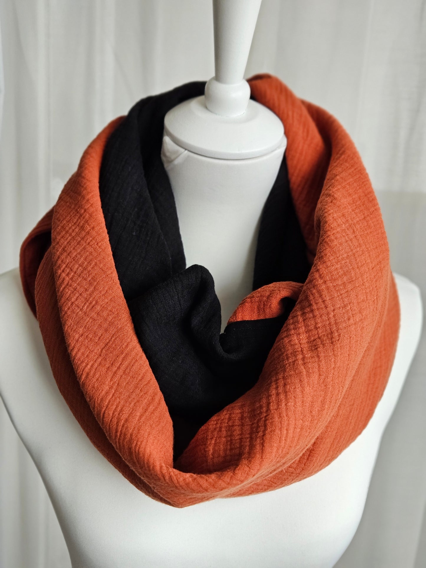Braun Terrakotta-Schwarz Musselintuch , Dreieckiges Schal