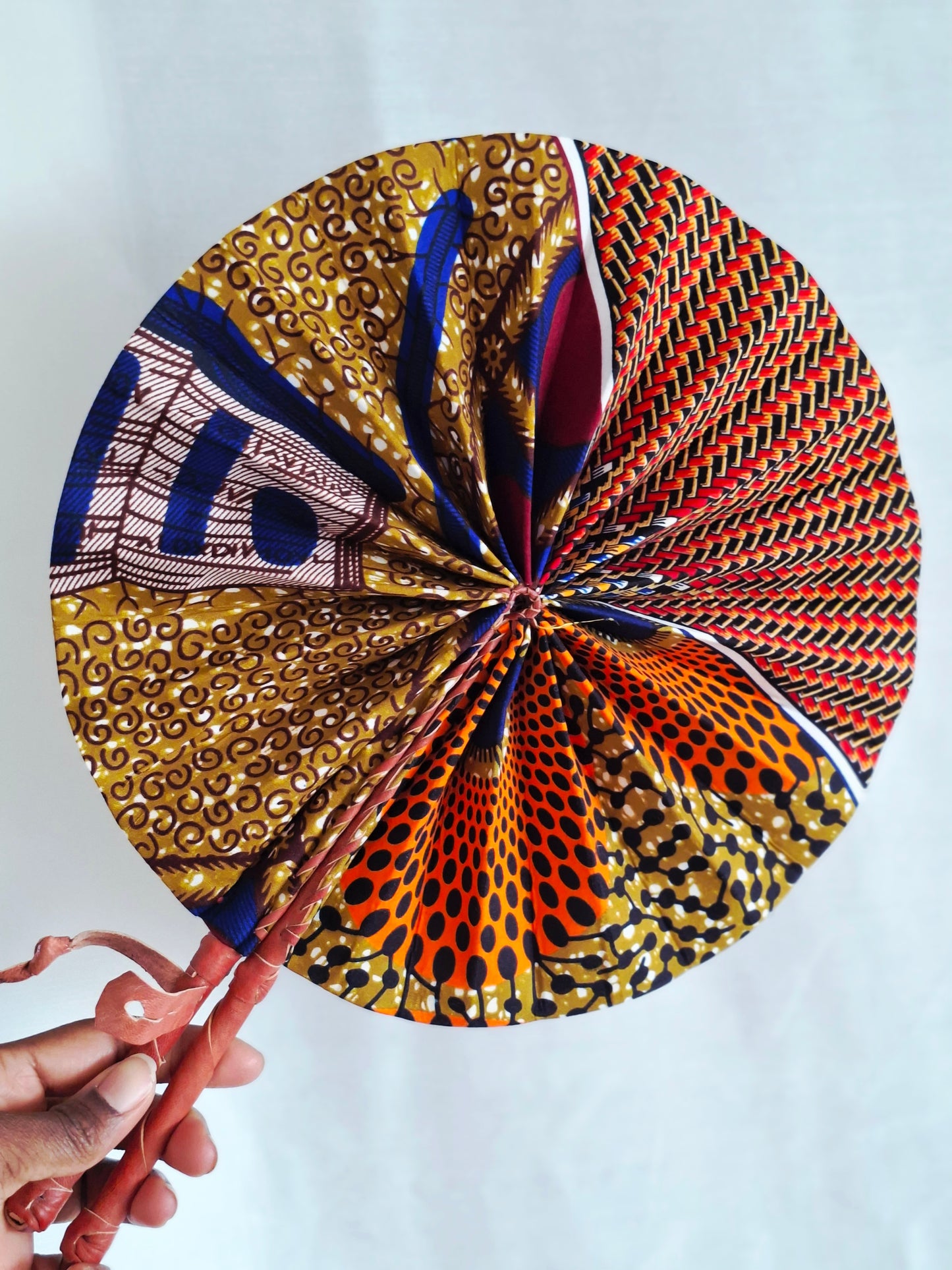 Faltbare Handfächer aus Waxprint